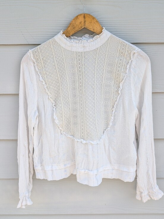 Abercrombie & Fitch Tops - Abercrombie Blouse Size M White Cream Silver Cropped Ruffled Lace Boho Buttons